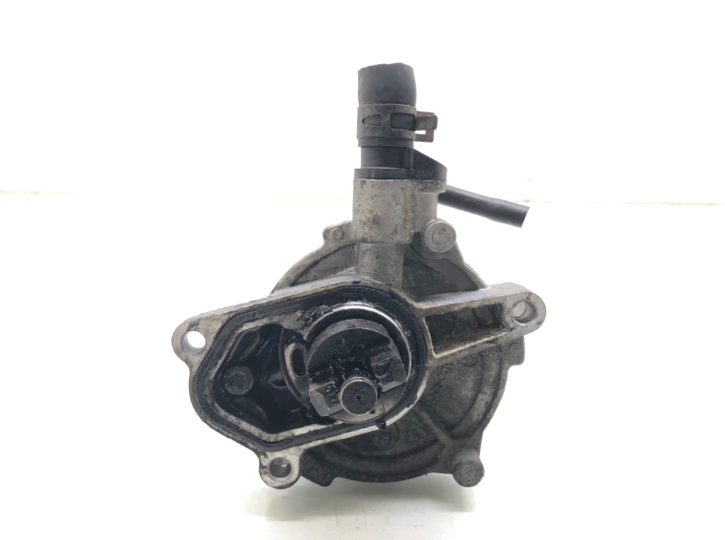 Насос вакуумный бу для Kia Ceed  1.6 CRDi,  2012 г.