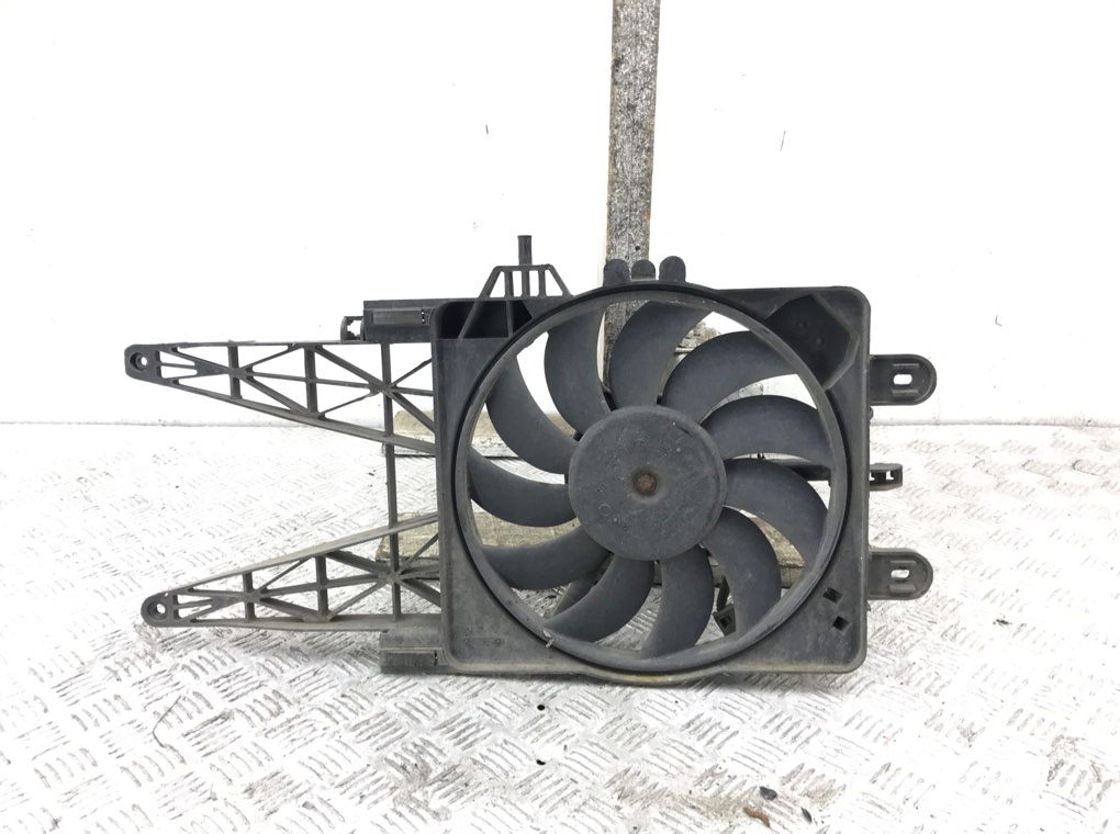 Вентилятор радиатора бу для Fiat Punto 2 1.2 i,  2006 г.