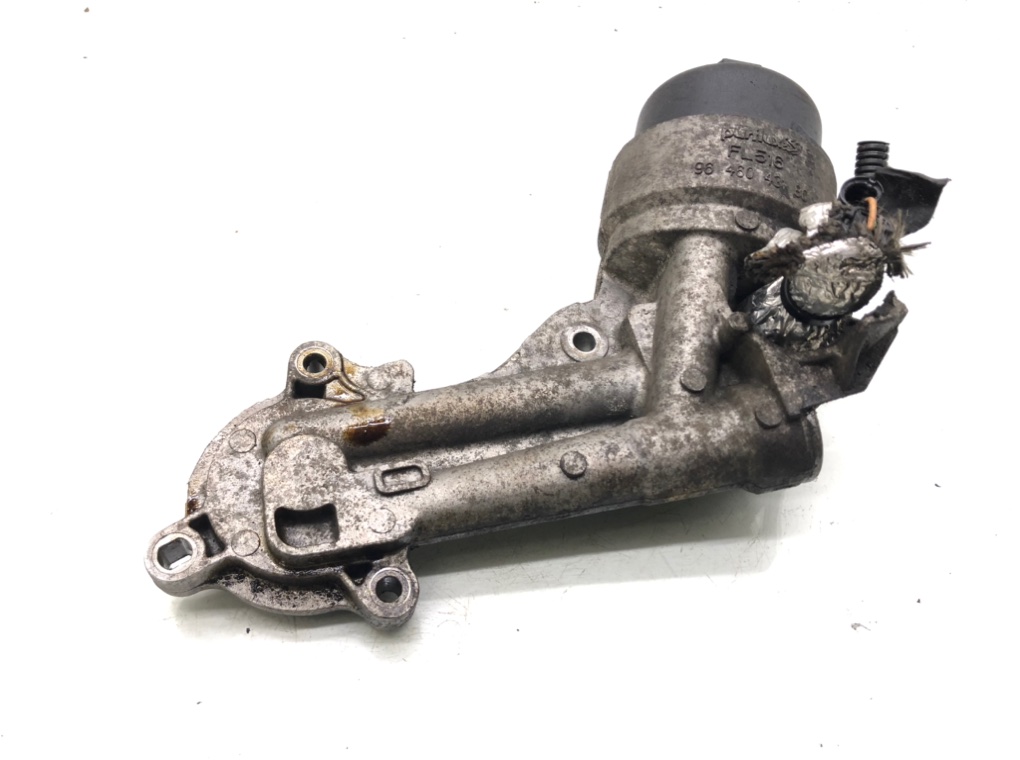 Корпус масляного фильтра бу для Citroen C3  1.4 i,  2005 г.