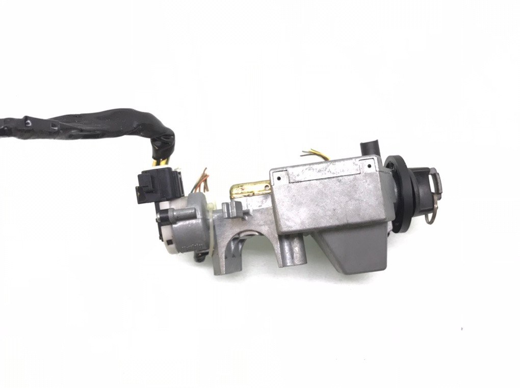 Замок зажигания бу для Suzuki Swift  1.5 i,  2005 г.