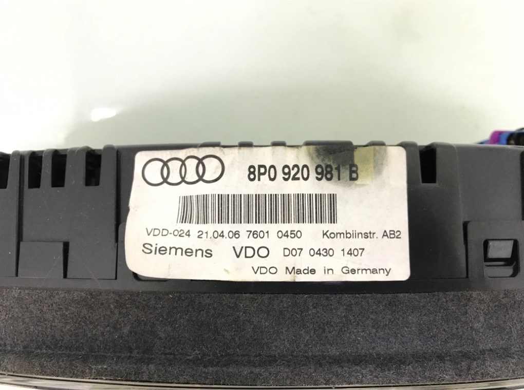 Щиток приборов (приборная панель) бу для Audi A3 8P 2.0 TDi,  2006 г.