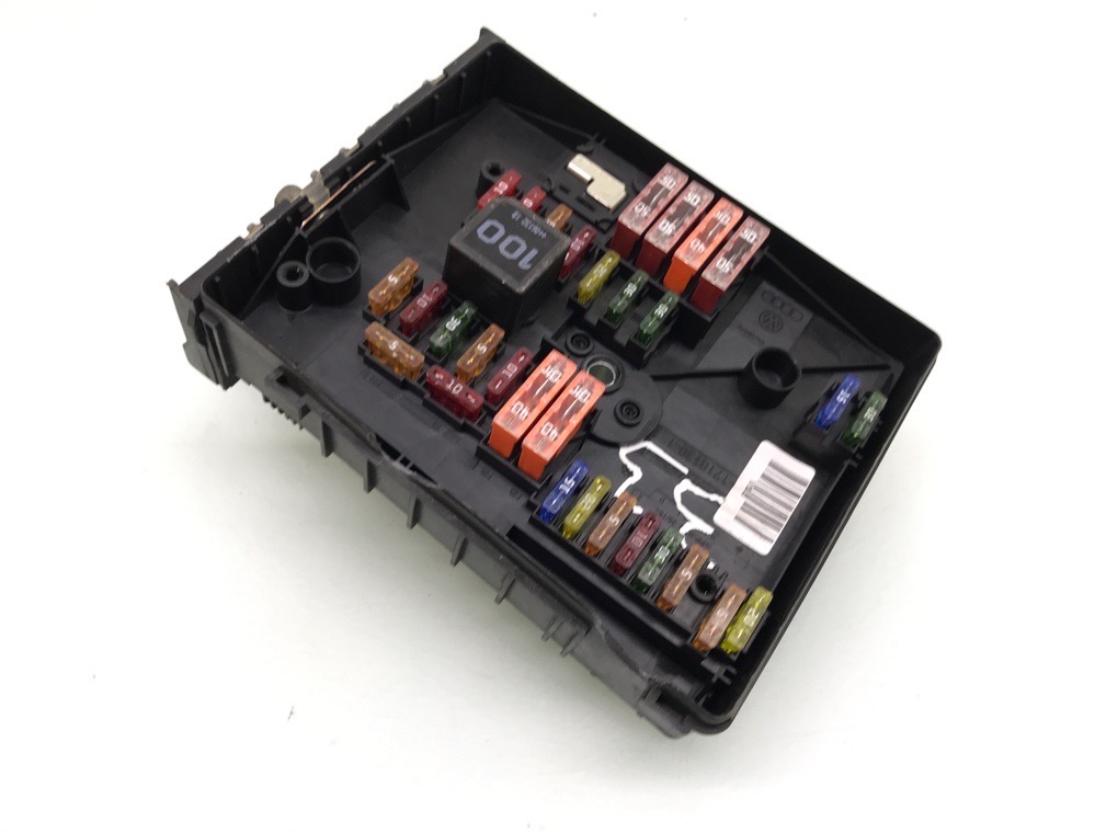 Блок предохранителей бу для Audi A3 8P 2.0 TDi,  2006 г.