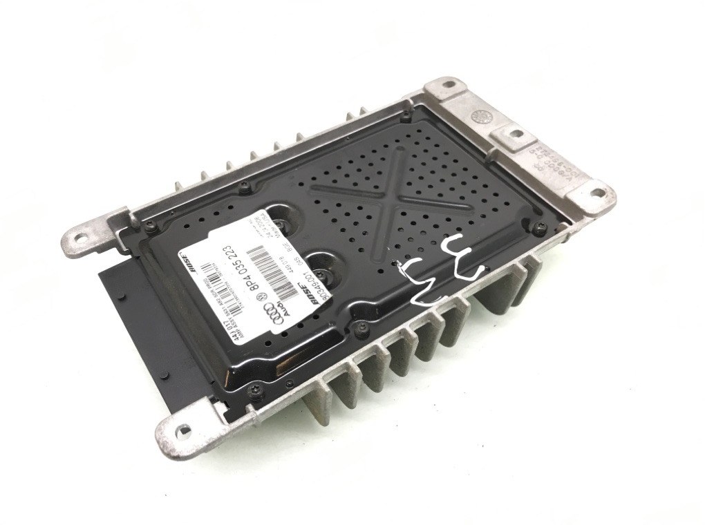 Усилитель музыкальный бу для Audi A3 8P 2.0 TDi,  2006 г.