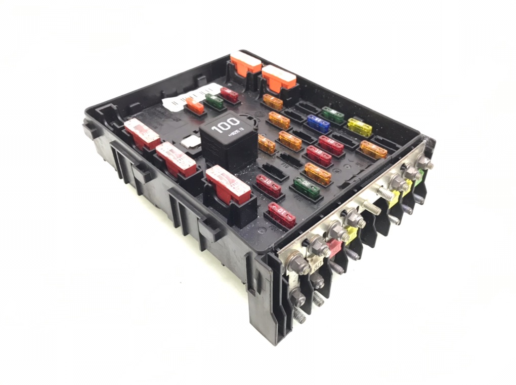 Блок предохранителей бу для Volkswagen Passat B6 1.9 DTi, 2008 г.