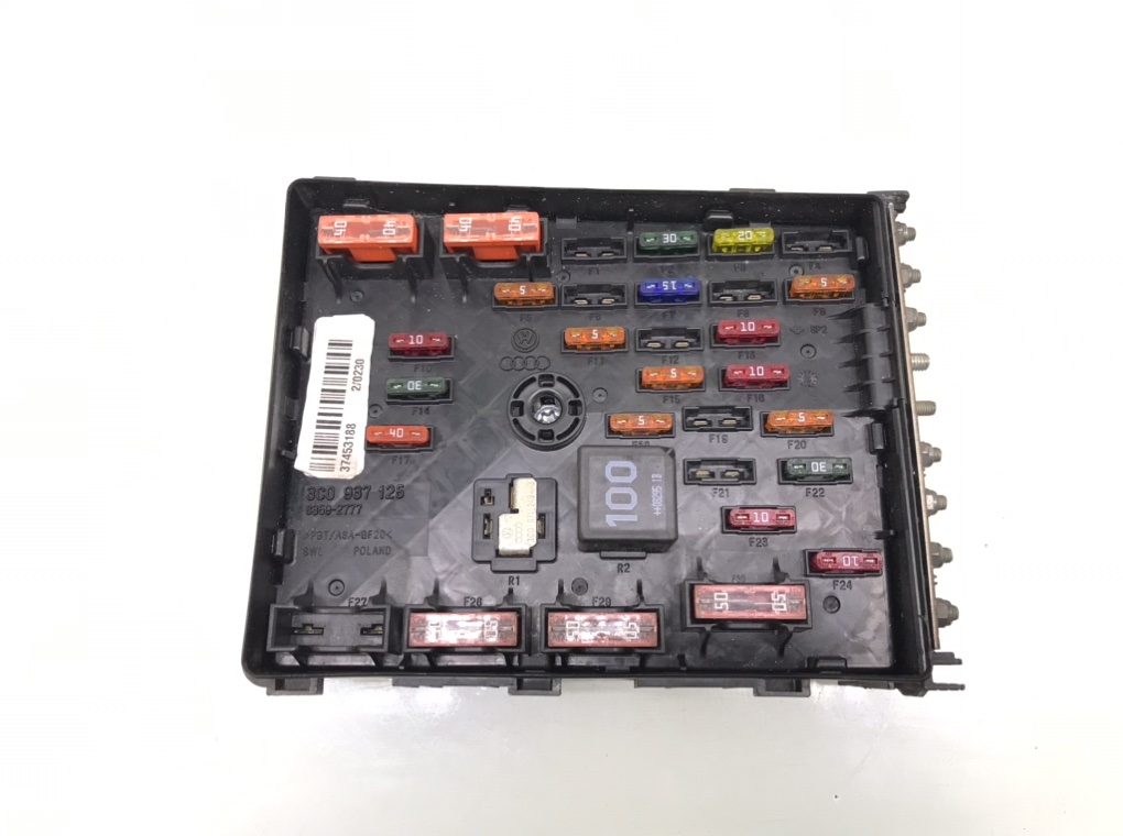 Блок предохранителей бу для Volkswagen Passat B6 1.9 DTi, 2008 г. Блок предохранителей бу для Volkswagen Passat B6 1.9 DTi, 2008 г.