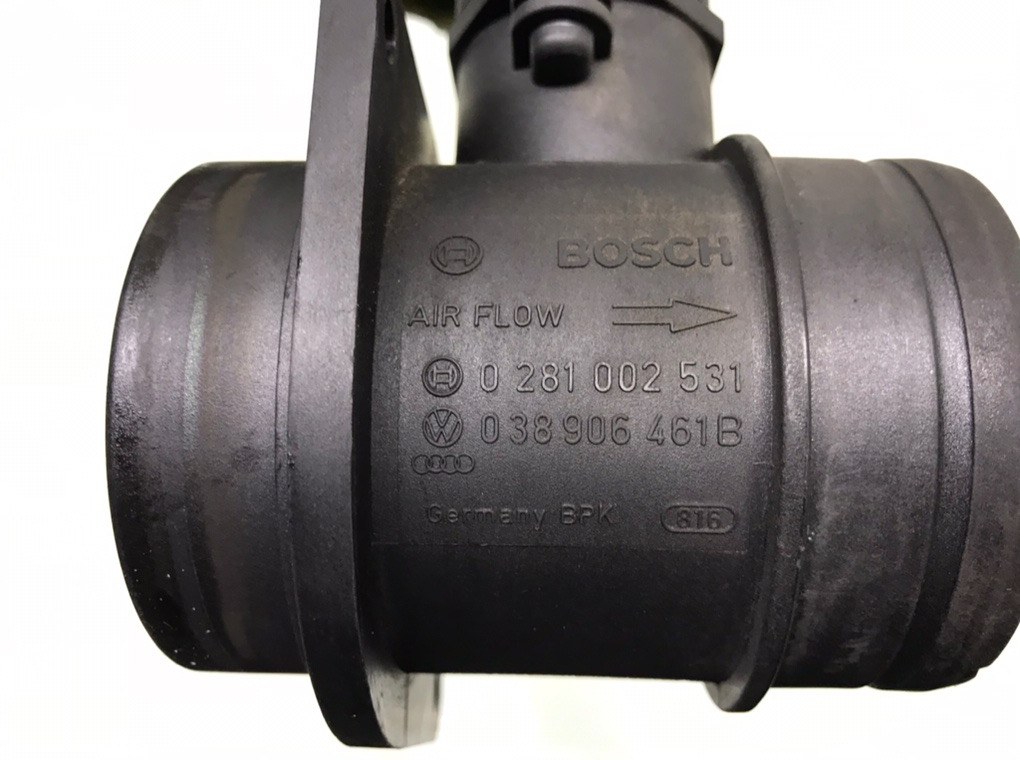 Расходомер воздуха бу для Volkswagen Passat B6 1.9 DTi, 2008 г. Расходомер воздуха бу для Volkswagen Passat B6 1.9 DTi, 2008 г.