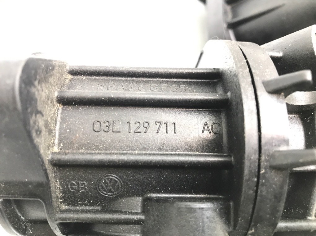Коллектор впускной бу для Volkswagen Jetta  1.6 TDi,  2010 г.