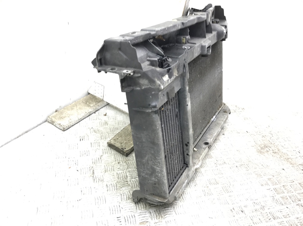 Панель передняя (телевизор) бу для Peugeot 207  1.6 HDi,  2007 г.