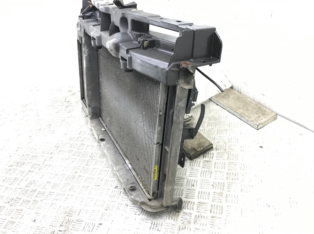 Панель передняя (телевизор) бу для Peugeot 207  1.6 HDi,  2007 г.