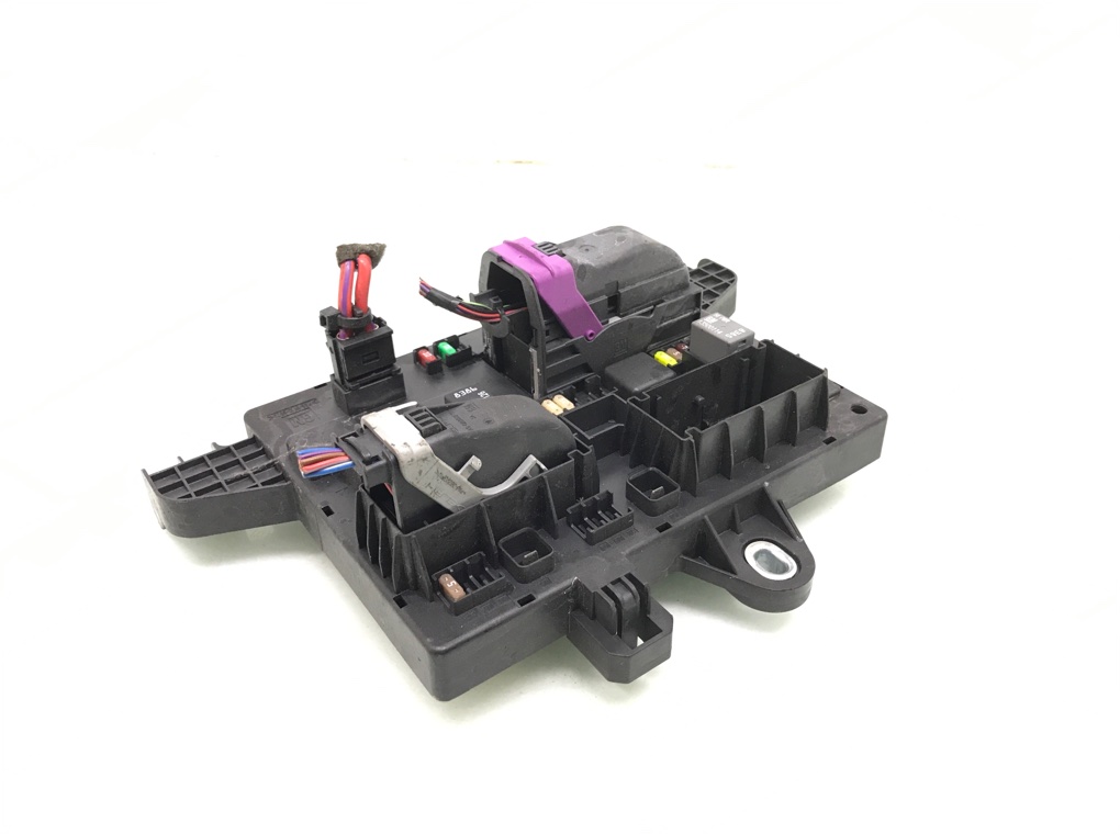 Блок предохранителей бу для Opel Astra J 1.7 CDTi,  2010 г.