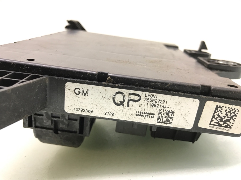 Блок предохранителей бу для Opel Astra J 1.7 CDTi,  2010 г.