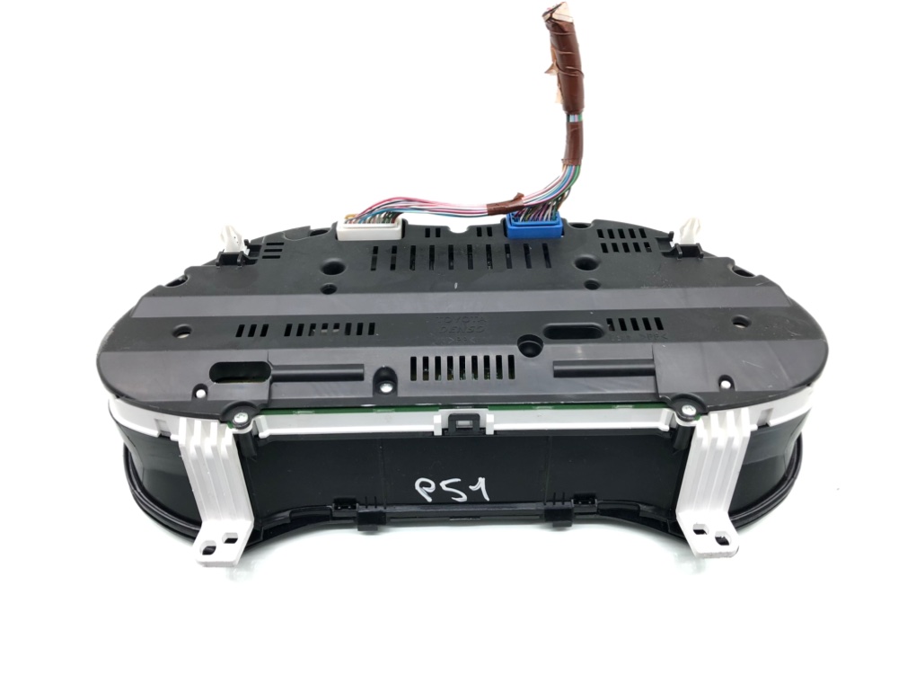 Щиток приборов (приборная панель) бу для Toyota Avensis 2.0 D-4D, 2005 г. Щиток приборов (приборная панель) бу для Toyota Avensis 2.0 D-4D, 2005 г.