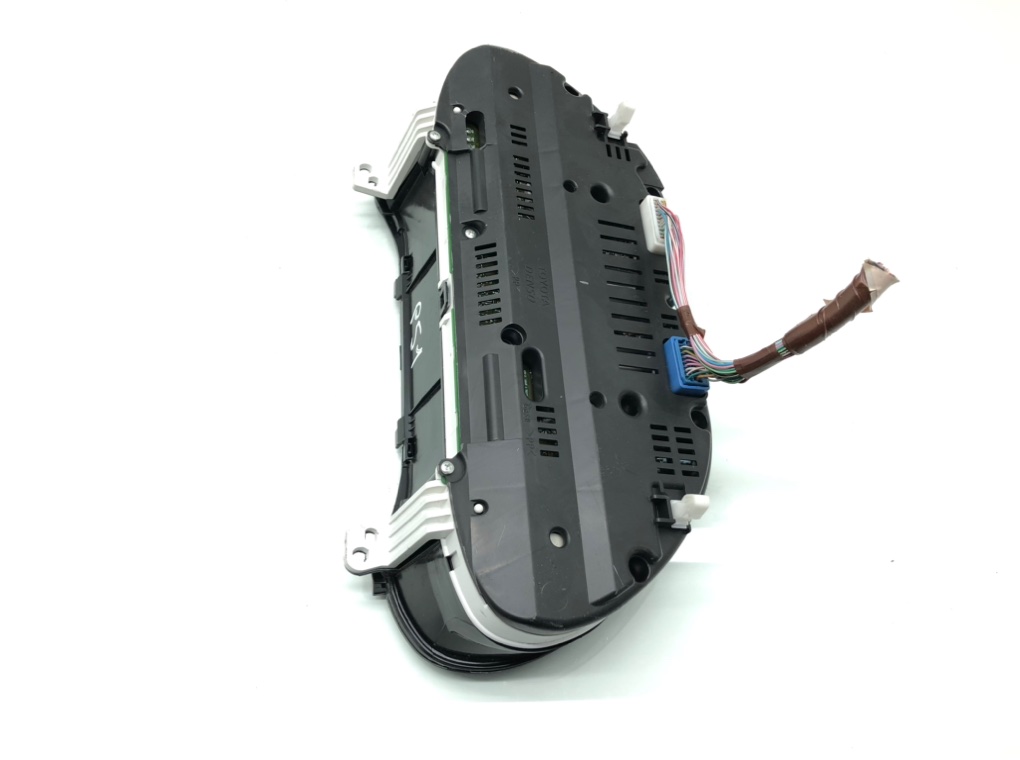 Щиток приборов (приборная панель) бу для Toyota Avensis 2.0 D-4D, 2005 г. Щиток приборов (приборная панель) бу для Toyota Avensis 2.0 D-4D, 2005 г.