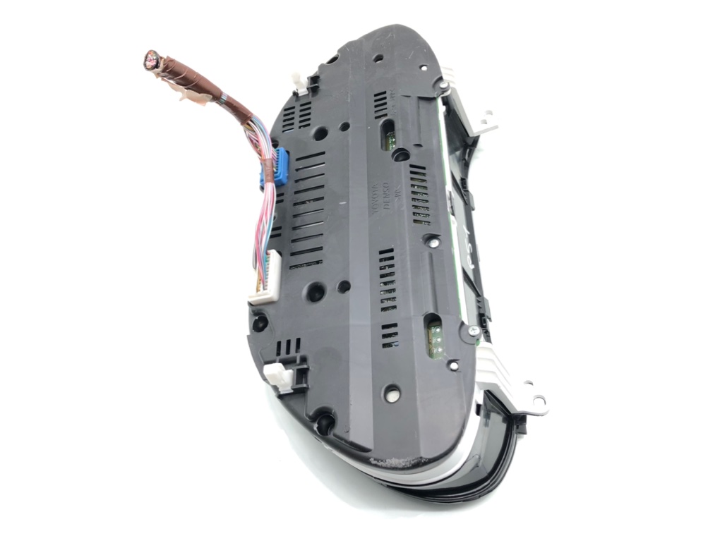 Щиток приборов (приборная панель) бу для Toyota Avensis 2.0 D-4D, 2005 г. Щиток приборов (приборная панель) бу для Toyota Avensis 2.0 D-4D, 2005 г.