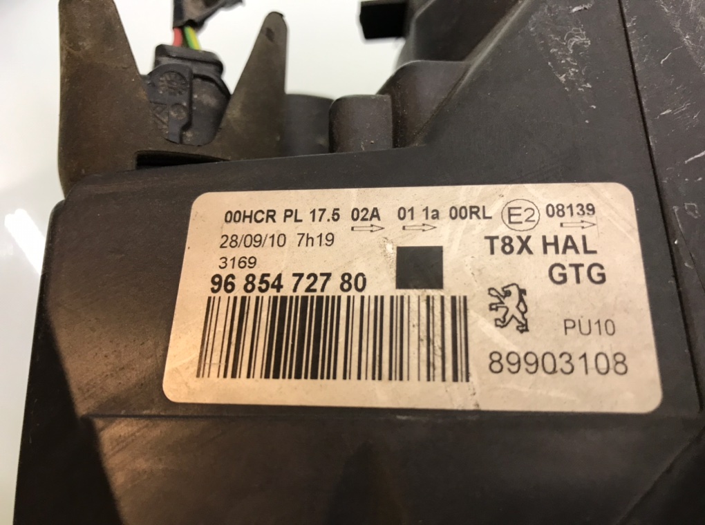 Фара левая бу для Peugeot 3008 2.0 HDi, 2010 г. Фара левая бу для Peugeot 3008 2.0 HDi, 2010 г.