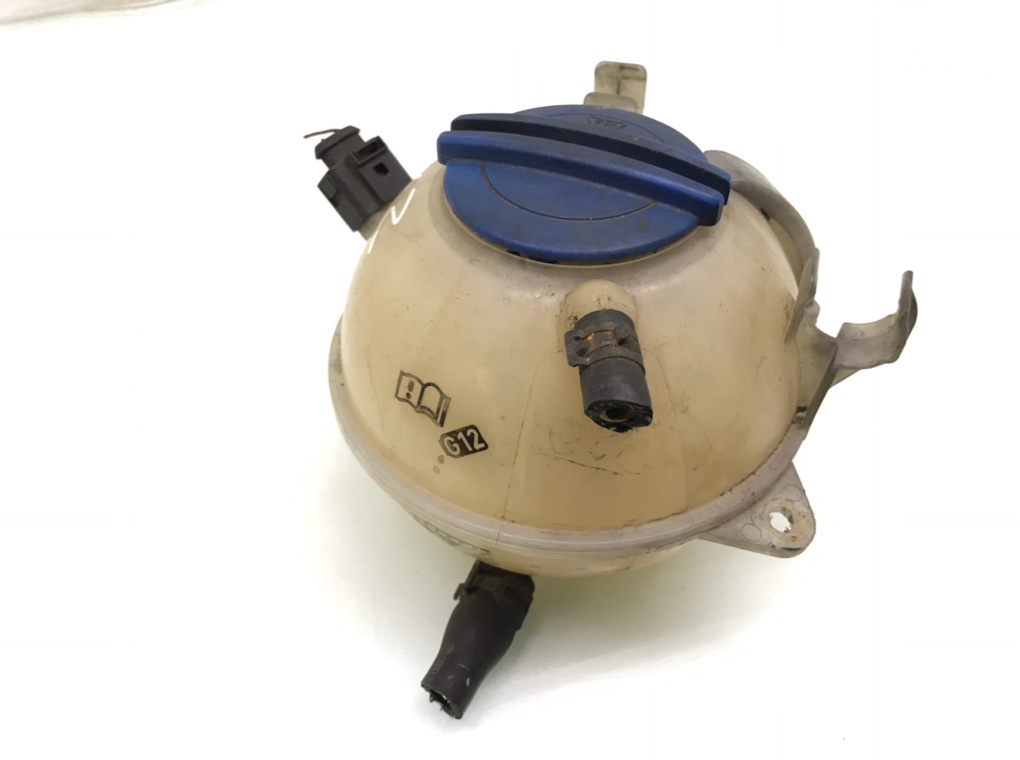 Бачок расширительный бу для Volkswagen Passat B6 2.0 TDi,  2006 г.