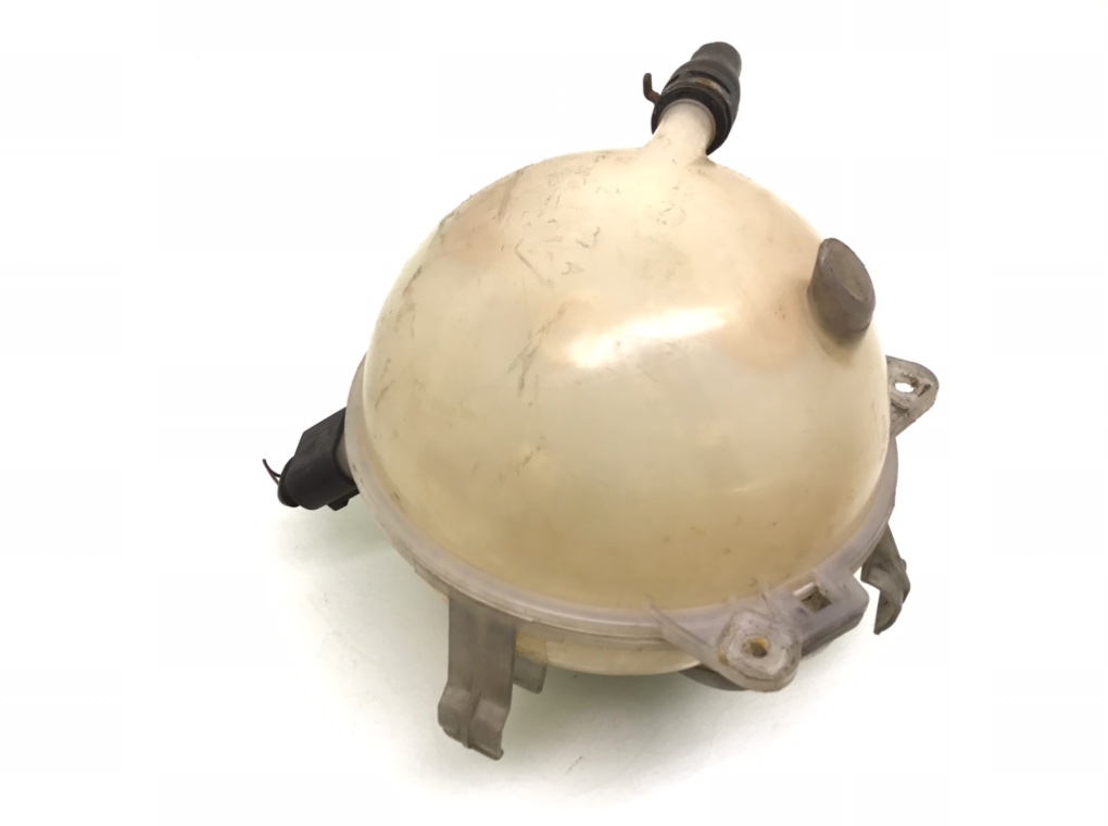 Бачок расширительный бу для Volkswagen Passat B6 2.0 TDi,  2006 г.