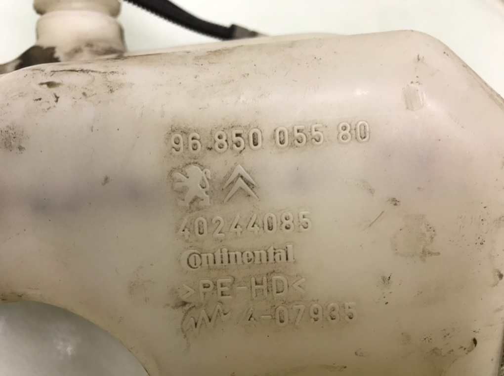 Бачок омывателя бу для Peugeot 3008  2.0 HDi,  2010 г.