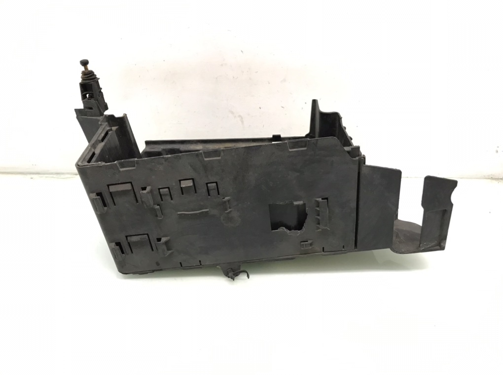 Полка аккумулятора бу для Saab 9-3 2.0 Ti, 2004 г. Полка аккумулятора бу для Saab 9-3 2.0 Ti, 2004 г.