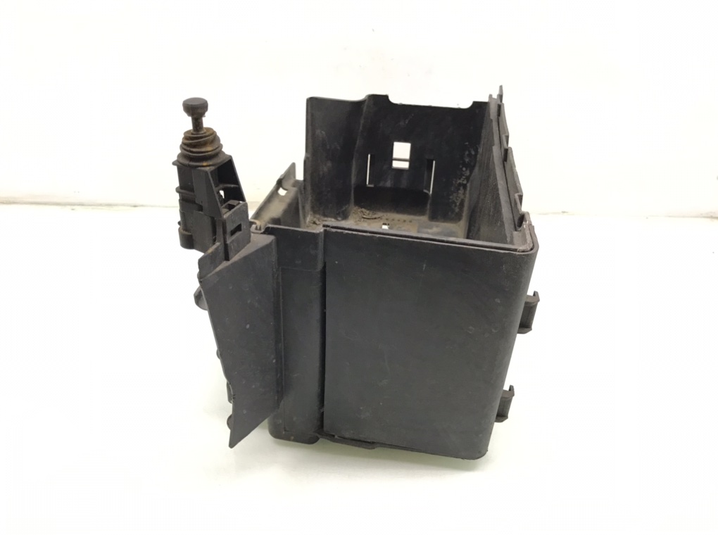 Полка аккумулятора бу для Saab 9-3 2.0 Ti, 2004 г. Полка аккумулятора бу для Saab 9-3 2.0 Ti, 2004 г.