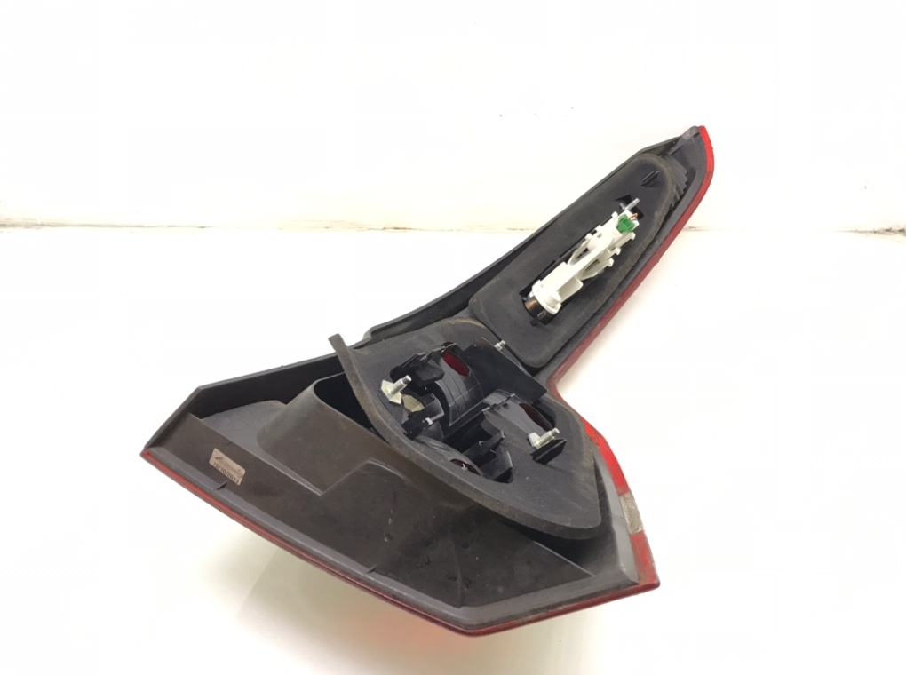 Фонарь задний левый бу для Volvo V50  2.0 TD,  2007 г.