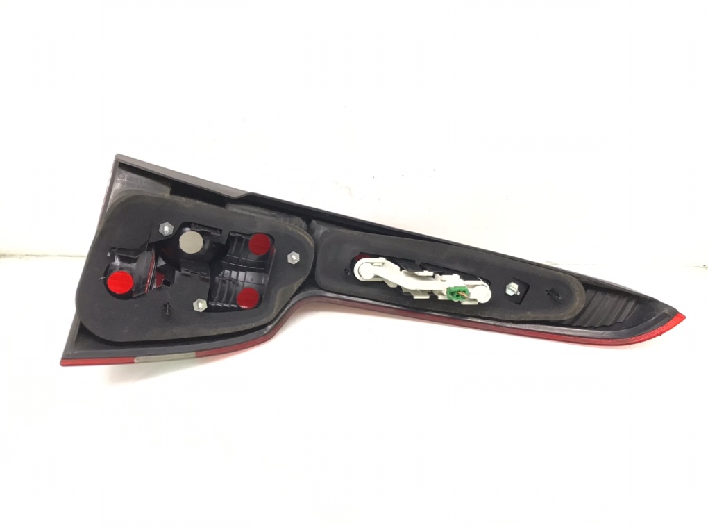 Фонарь задний левый бу для Volvo V50  2.0 TD,  2007 г.