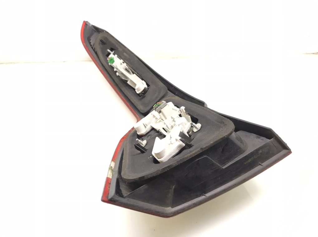 Фонарь задний правый бу для Volvo V50  2.0 TD,  2007 г.