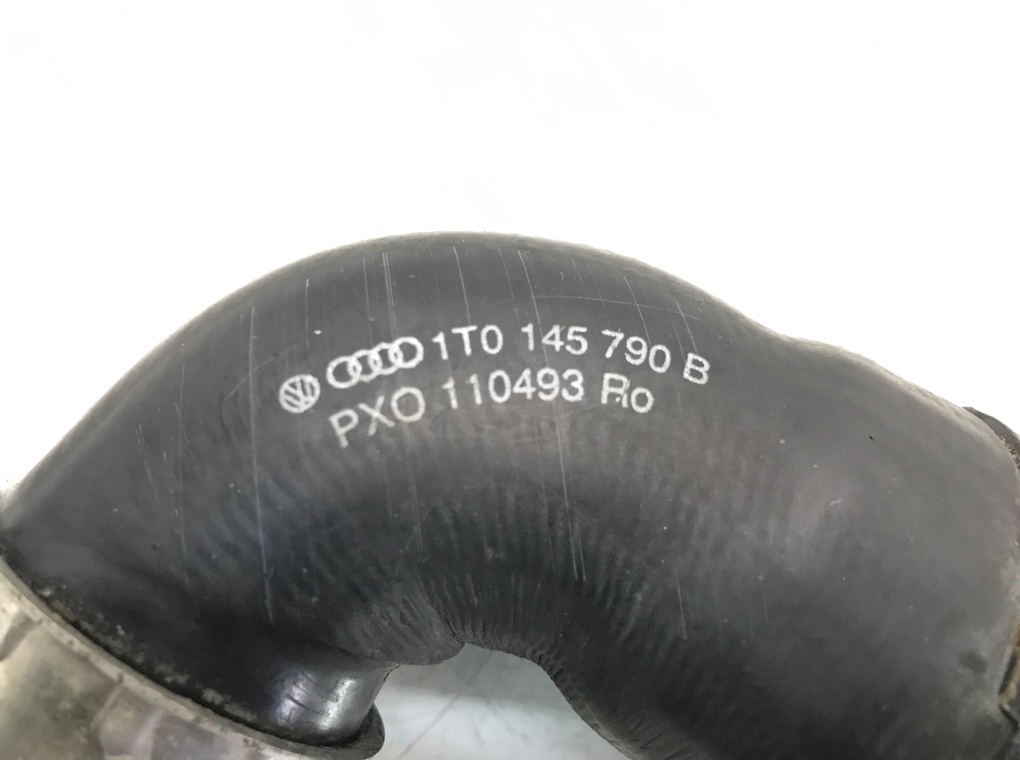 Патрубок интеркулера бу для Volkswagen Golf 5 1.9 TDi,  2006 г.