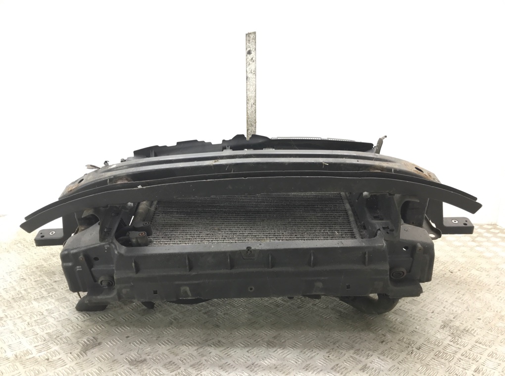 Панель передняя (телевизор) бу для Volkswagen Passat B6 2.0 TDi,  2006 г.
