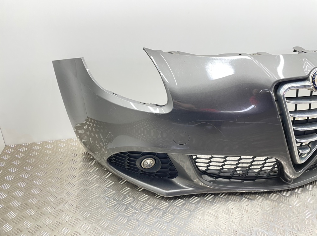Бампер передний бу для Alfa Romeo Giulietta  2.0 JTD,  2012 г.