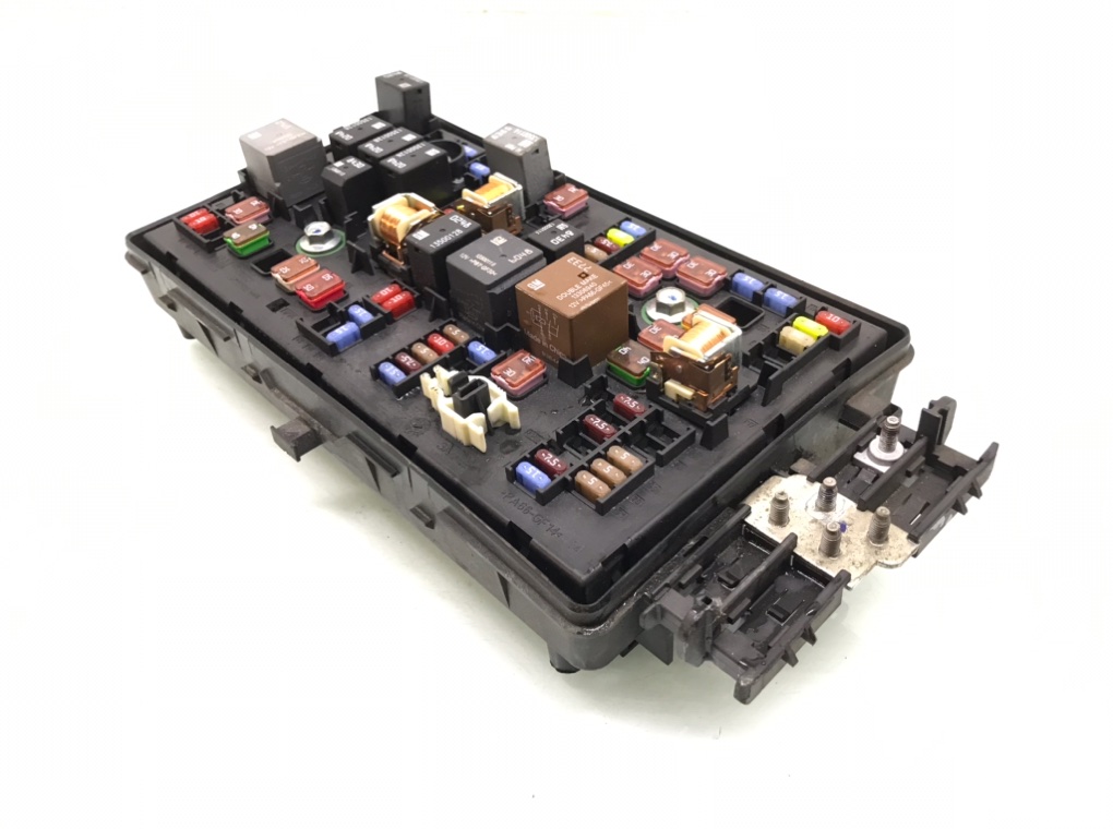 Блок предохранителей бу для Opel Insignia  2.0 CDTi,  2010 г.