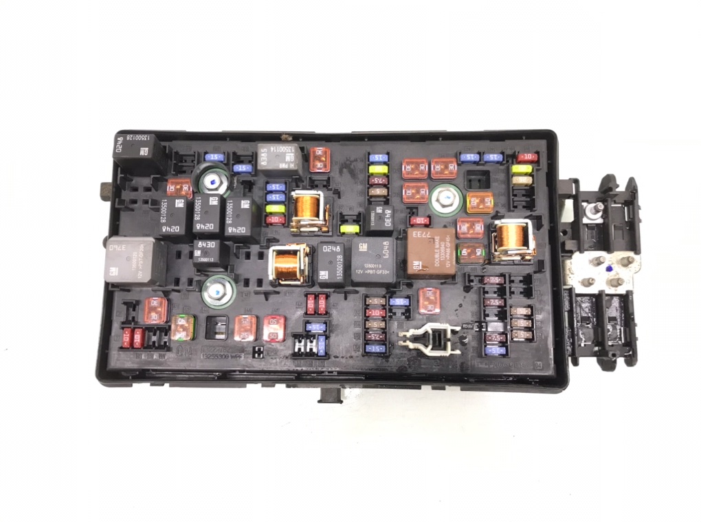 Блок предохранителей бу для Opel Insignia  2.0 CDTi,  2010 г.