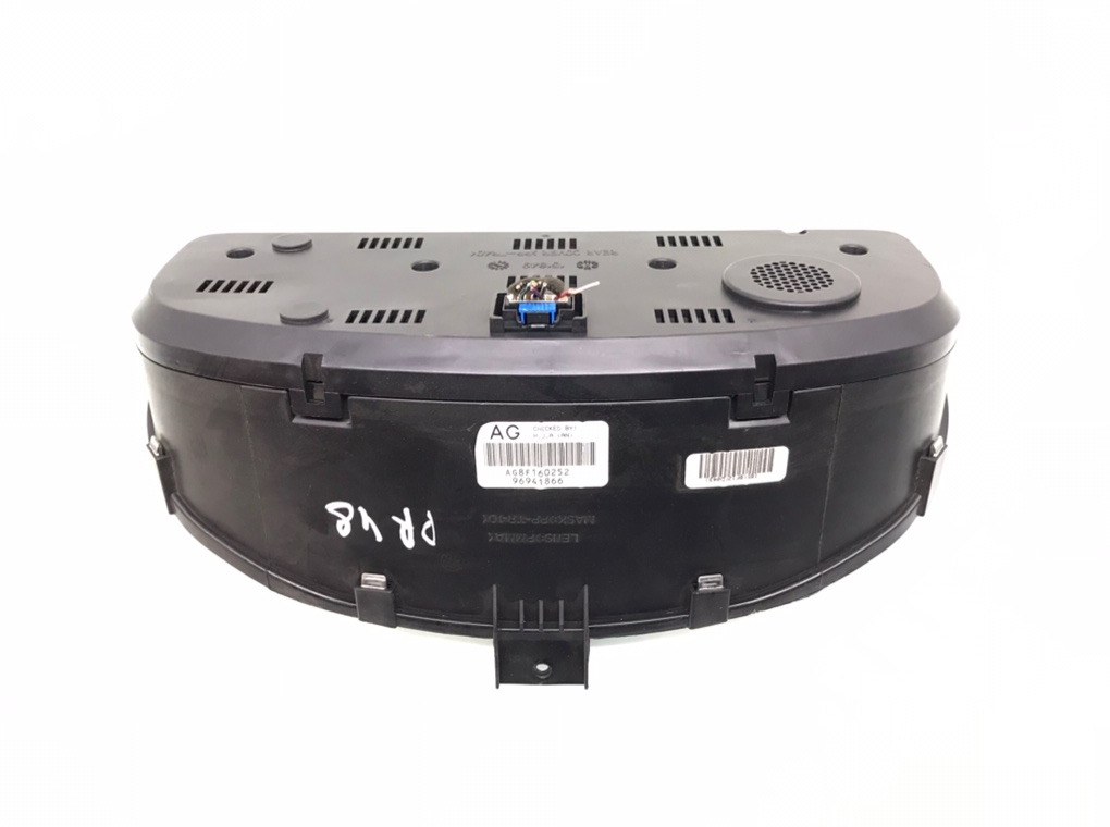 Щиток приборов (приборная панель) бу для Chevrolet Captiva 2.0 VCDi, 2008 г. Щиток приборов (приборная панель) бу для Chevrolet Captiva 2.0 VCDi, 2008 г.