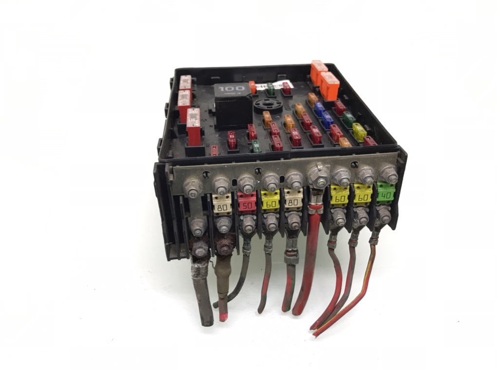 Блок предохранителей бу для Volkswagen Passat B6 2.0 TDi,  2007 г.