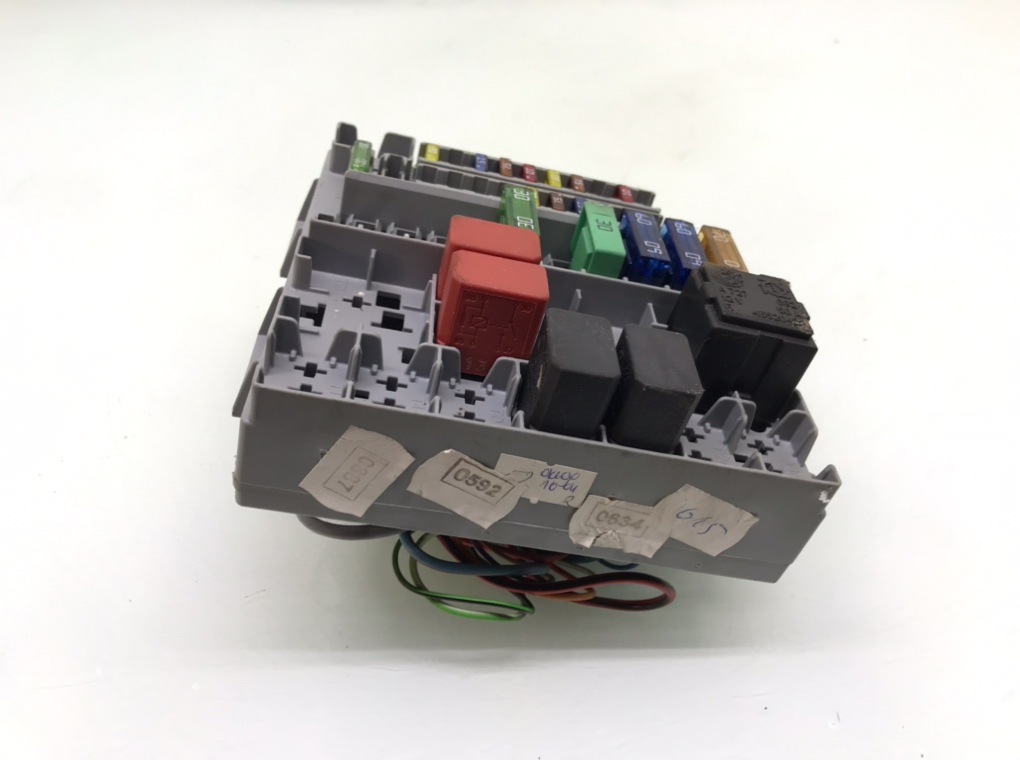 Блок предохранителей бу для Fiat Panda 1.2 i, 2004 г. Блок предохранителей бу для Fiat Panda 1.2 i, 2004 г.