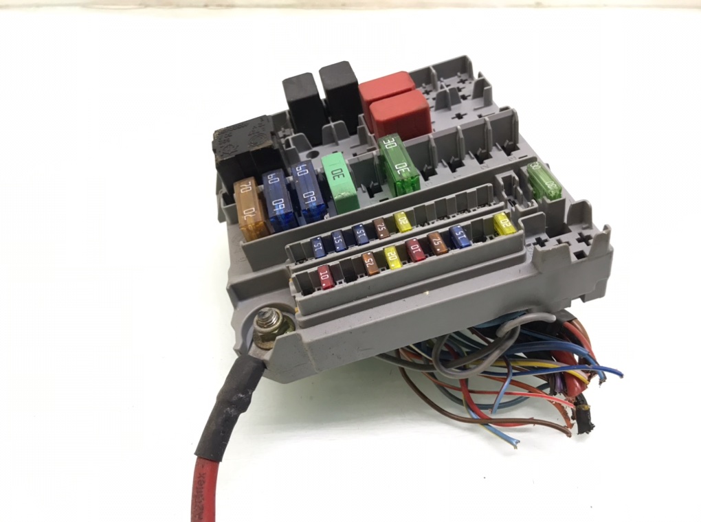 Блок предохранителей бу для Fiat Panda 1.2 i, 2004 г. Блок предохранителей бу для Fiat Panda 1.2 i, 2004 г.