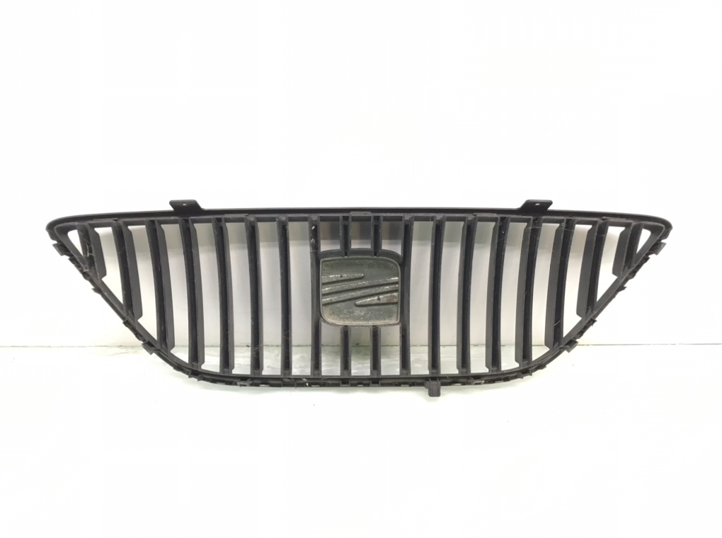 Решетка радиатора бу для Seat Exeo  2.0 TDi,  2011 г.