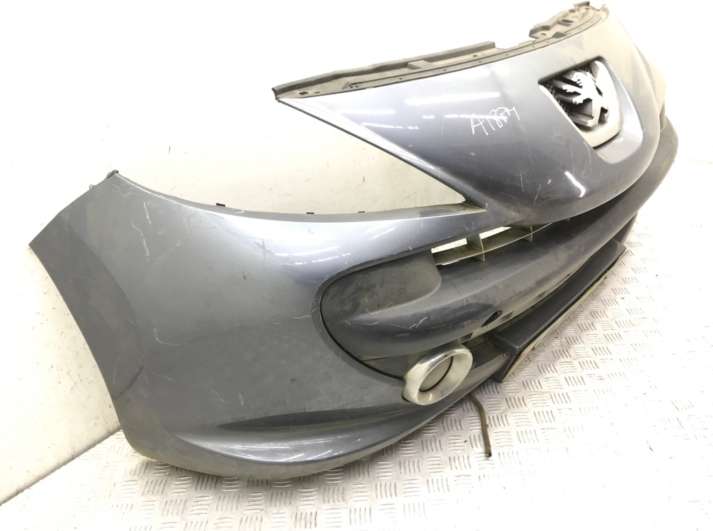 Бампер передний бу для Peugeot 207  1.6 HDi,  2008 г.