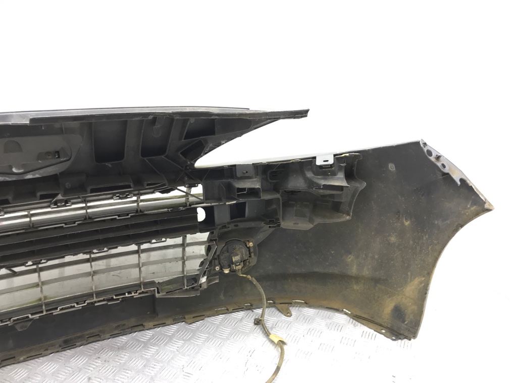 Бампер передний бу для Peugeot 207  1.6 HDi,  2008 г.