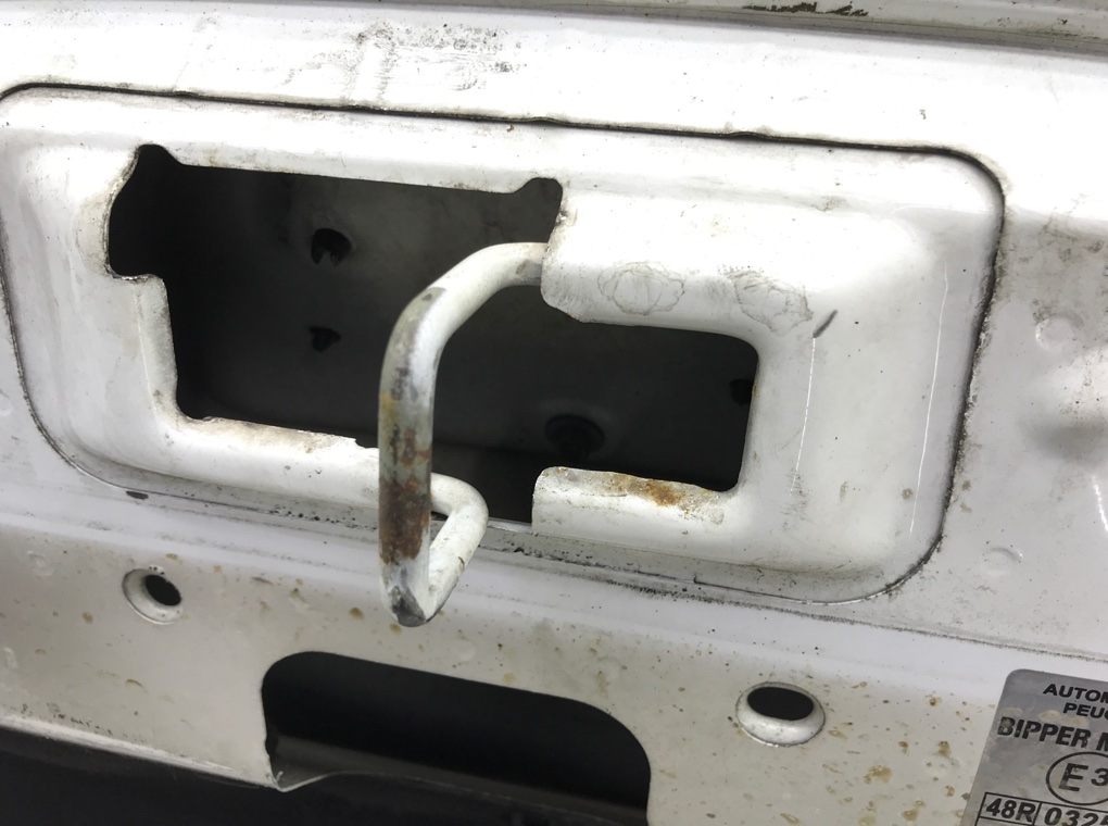 Капот бу для Peugeot Bipper 1.3 CDTi, 2012 г. Капот бу для Peugeot Bipper 1.3 CDTi, 2012 г.