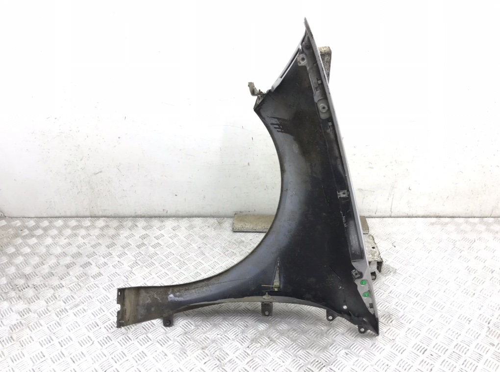 Крыло переднее правое бу для Renault Megane 2 1.6 i,  2007 г.