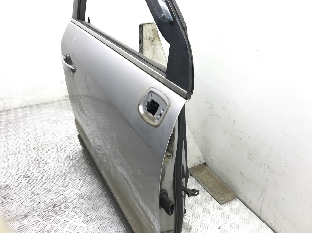 Дверь передняя правая бу для Opel Antara  2.0 CDTi,  2009 г.