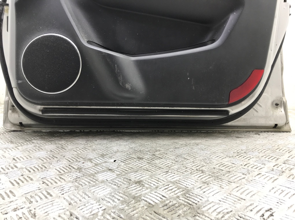 Дверь передняя правая бу для Opel Antara  2.0 CDTi,  2009 г.