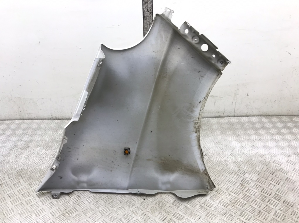 Крыло переднее левое бу для Opel Vivaro  2.0 CDTi,  2009 г.