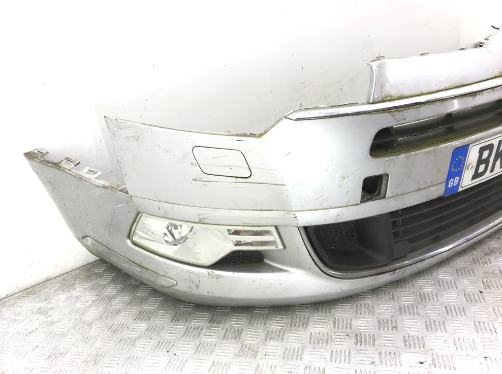 Бампер передний бу для Citroen C5  2.0 HDi,  2011 г.