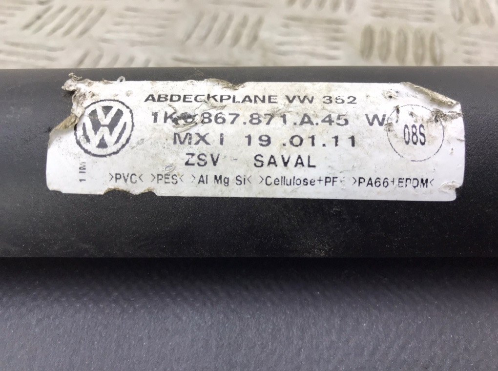 Шторка багажника бу для Volkswagen Golf 6 1.6 TDi, 2011 г. Шторка багажника бу для Volkswagen Golf 6 1.6 TDi, 2011 г.