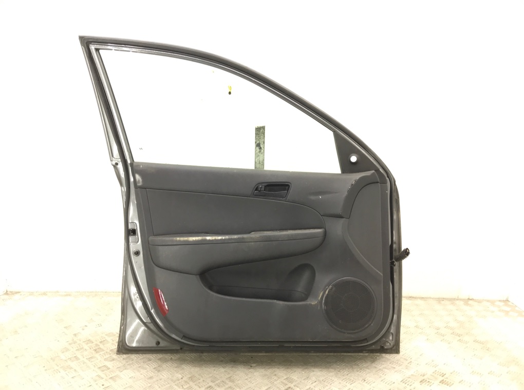 Дверь передняя левая бу для Hyundai i30  1.4 i,  2010 г.