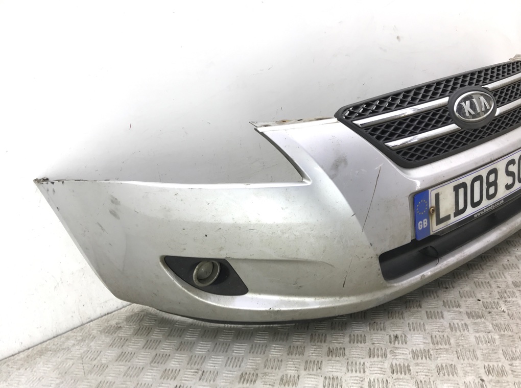 Бампер передний бу для Kia Ceed  1.6 i,  2008 г.