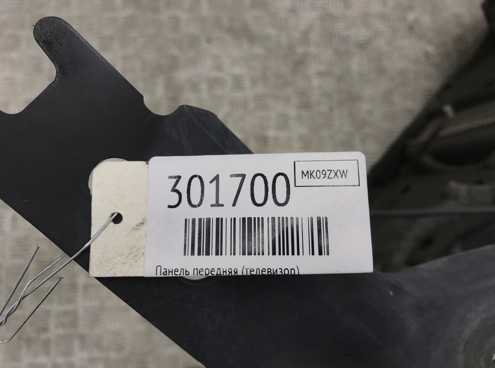 Панель передняя (телевизор) бу для Nissan Qashqai  1.5 DCi,  2009 г.