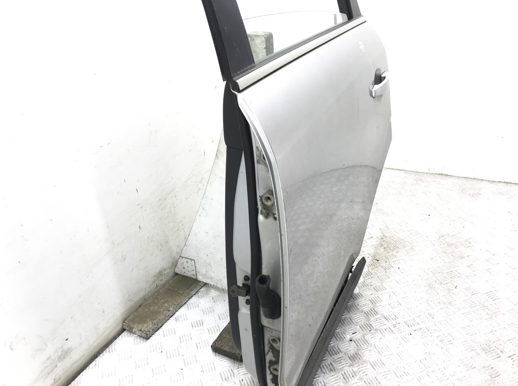 Дверь задняя левая бу для Opel Antara  2.0 CDTi,  2009 г.